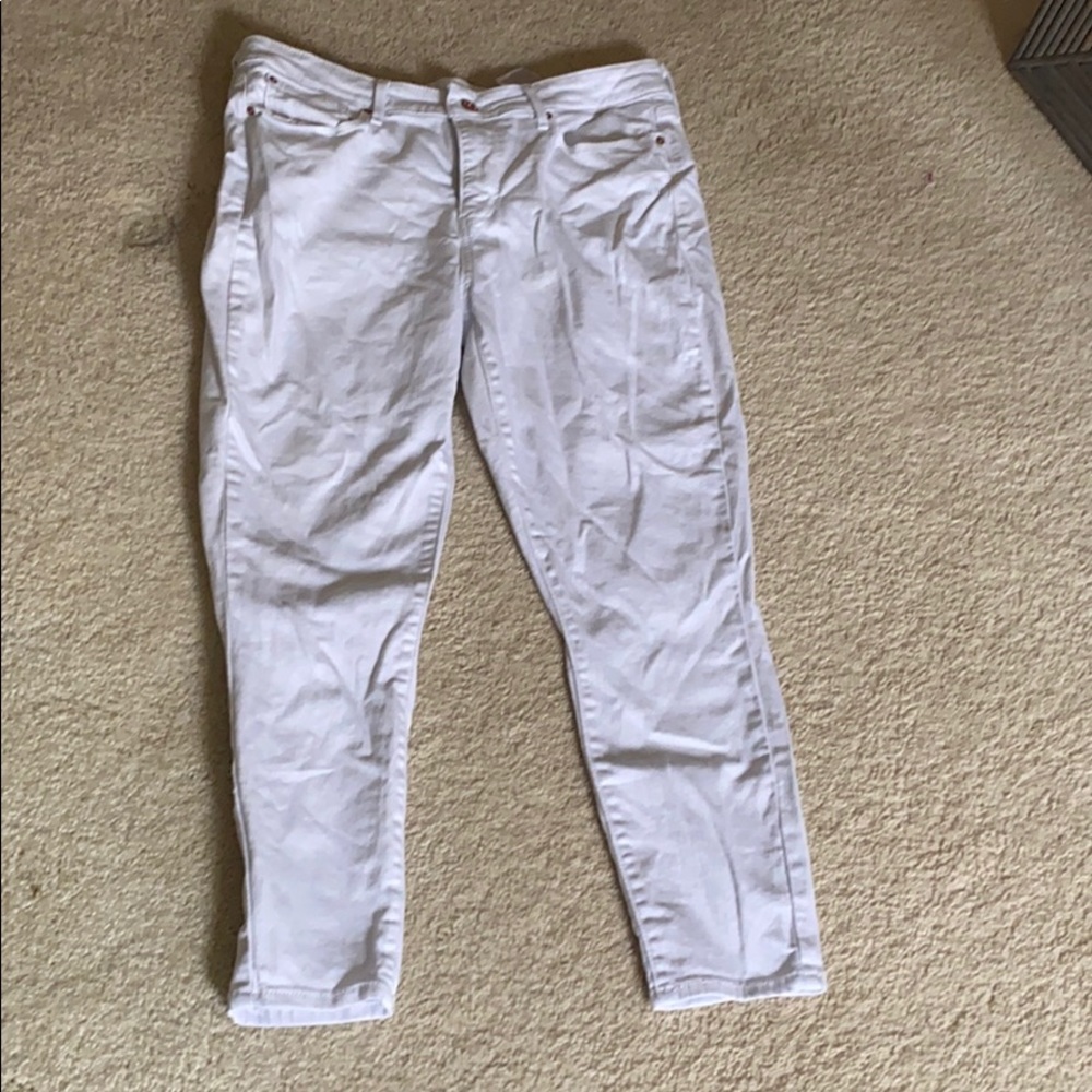 White Levi jeans